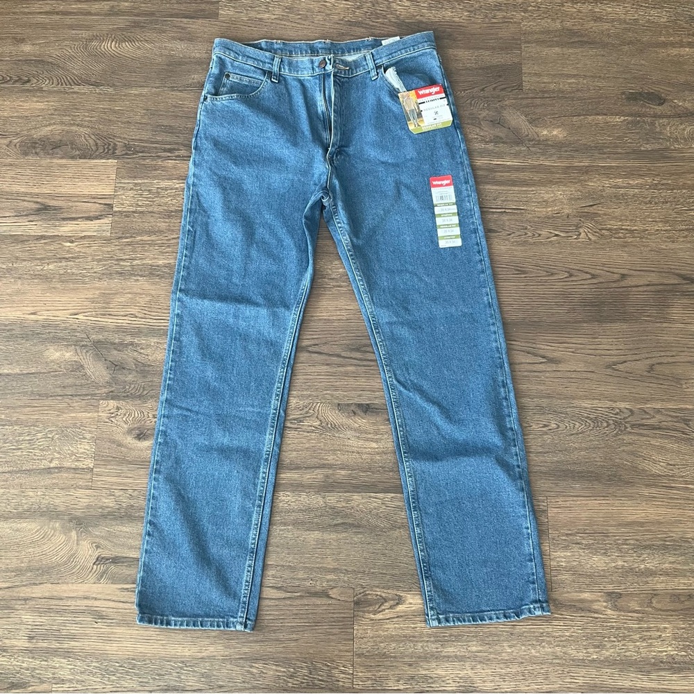 Sold Wrangler Men’s Straight Leg Jeans 36x34 Blue Denim NWT Classic Fit